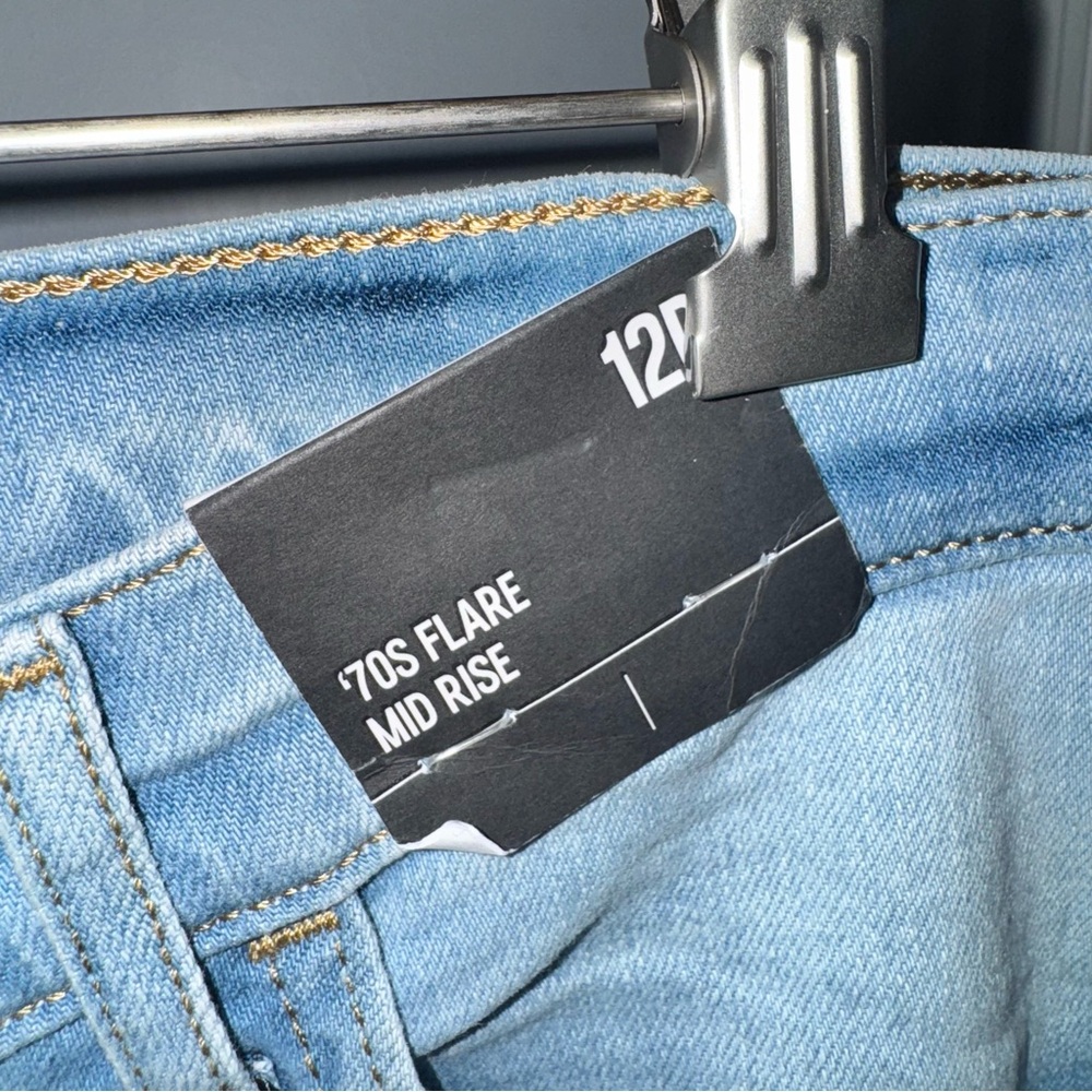 Express Light Blue Wash ‘70s Flare Mid Rise Jeans Size 12R NWT! - Picture 4 of 8